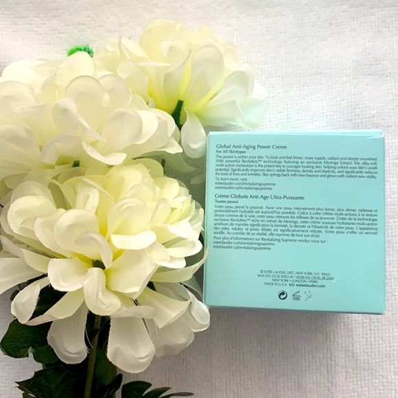 Estée Lauder Revitalizing Supreme+ - Picture 3 of 3